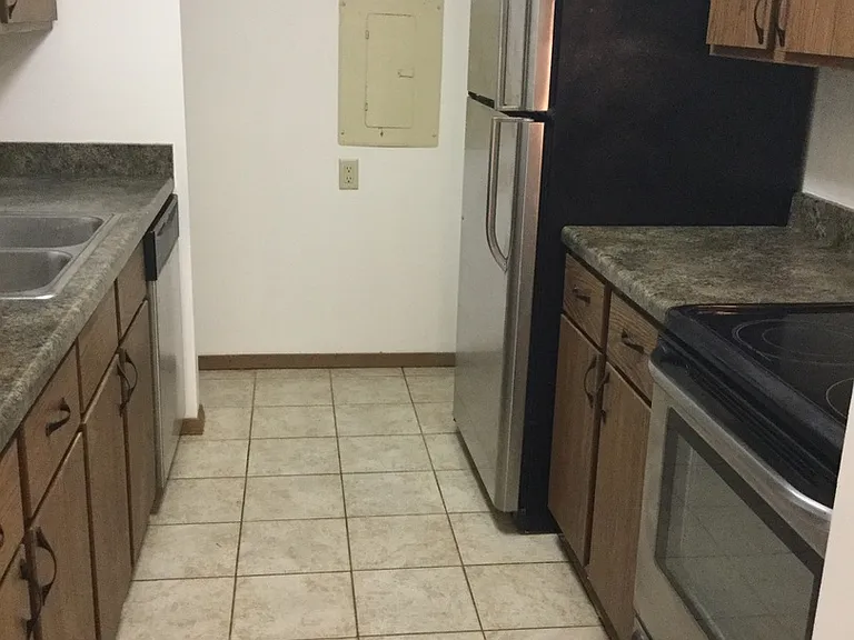 High Point Commons Apartments — Photo 11