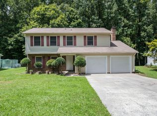 911 Foxborough Rd, Charlotte, NC 28213