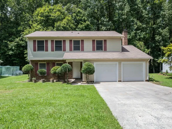 911 Foxborough Rd, Charlotte, NC 28213