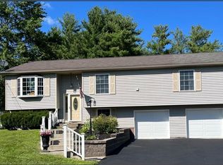 26 Maple Dr, Middletown, NY 10940