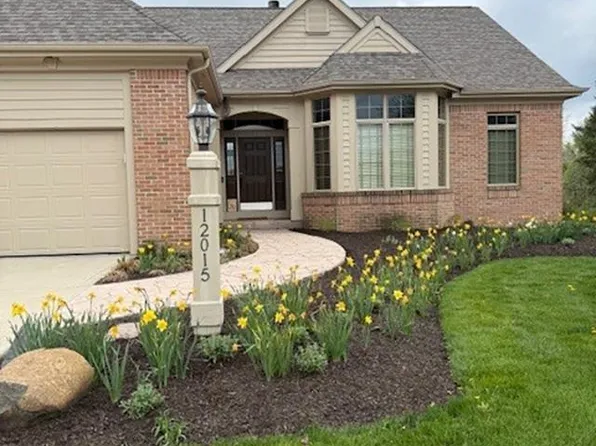 12015 Sycamore Lakes Ct, Fort Wayne, IN 46814