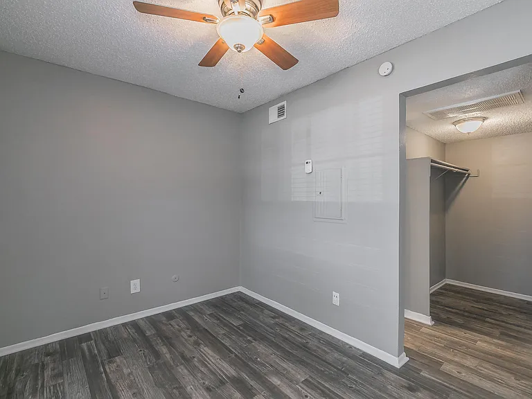 Station 121 at Town Center Apartments — Photo 100