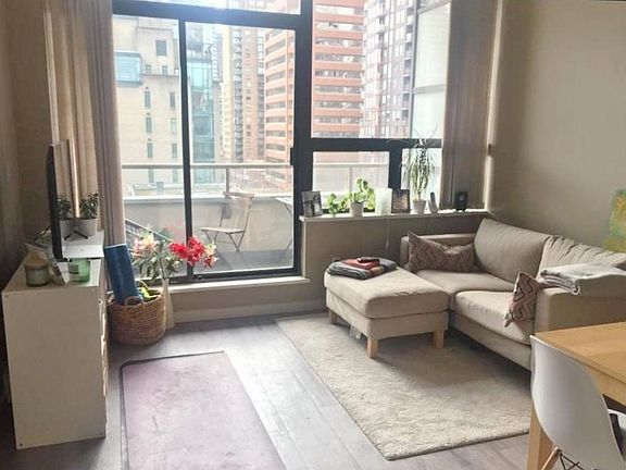 5th image of 1010 Howe St #6XX