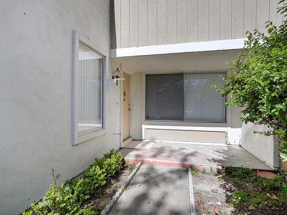 2nd image of 26356 Eastview Ct