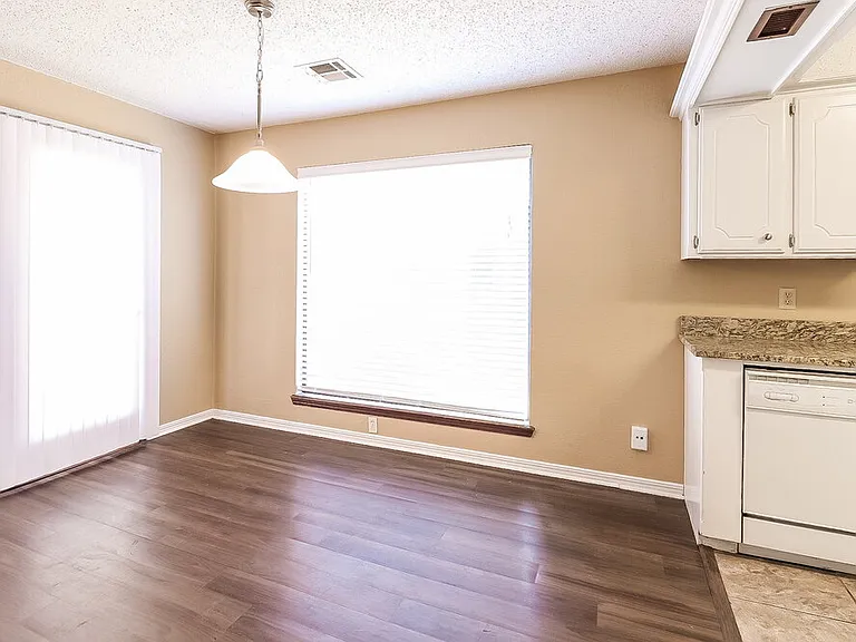 1112 NE 21st Ct — Photo 8