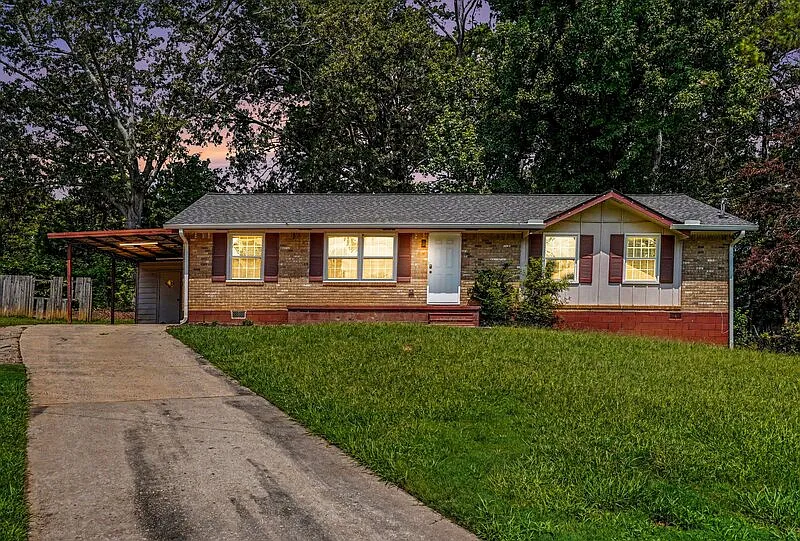 3 bed, 2.0 bath, 1378 sqft, $1,950 — Photo 3