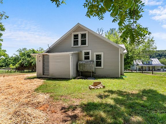 5th image of 2504 Austinville Rd