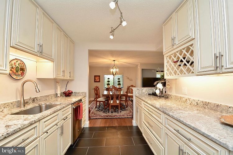 1st image of 5902 Mount Eagle Dr APT 516