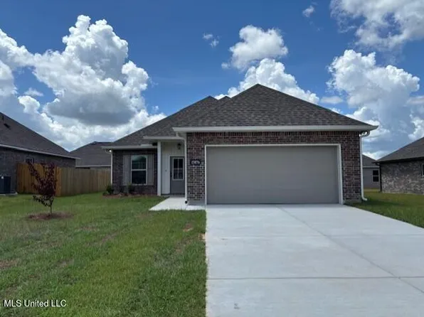 15076 Stockridge Dr, Gulfport, MS 39503