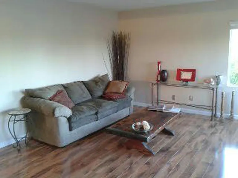 2270 Boundary St — Photo 5