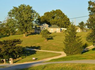 17 Hunters Rd, Campbellsburg, KY 40011