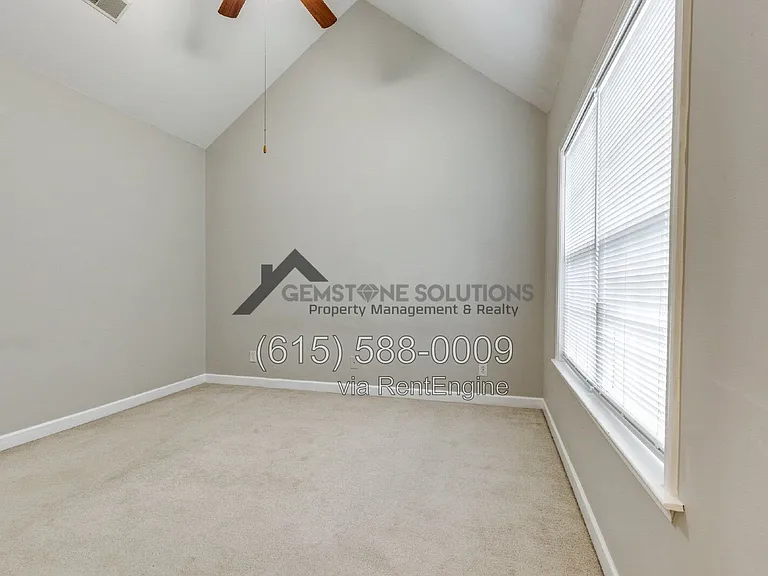 1012 McKenna Dr — Photo 29