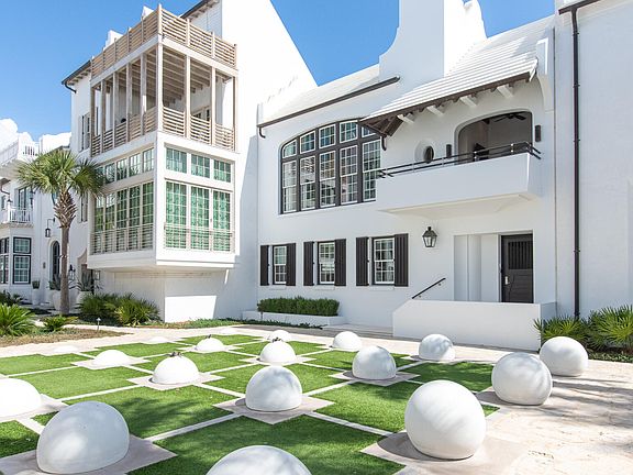 3rd image of 32 Kings Castle Ct