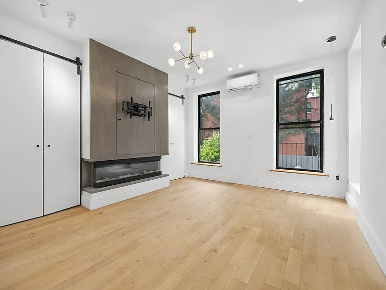 663 Greene Ave #2B — Photo 1