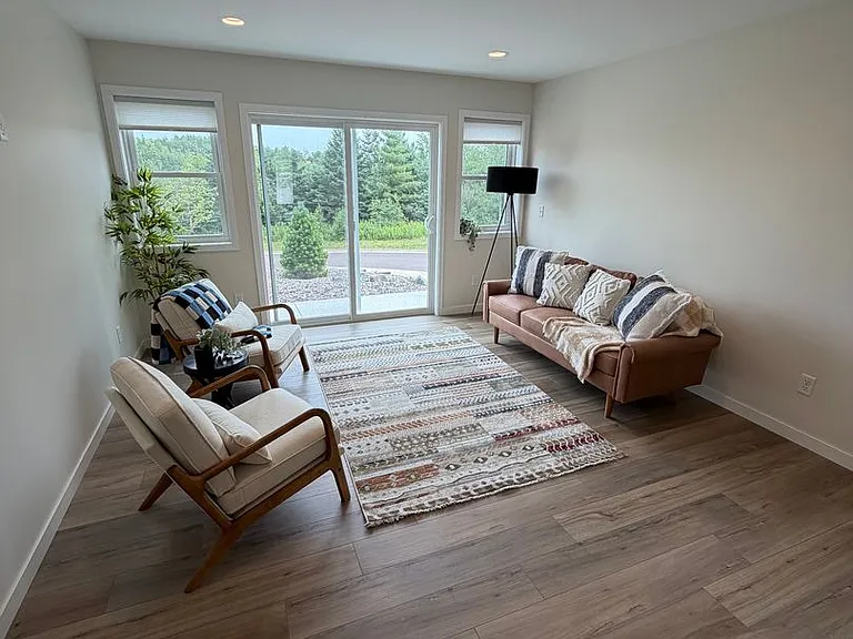 2102 Cottage Hill Cir — Photo 8
