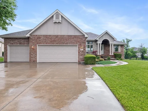 811 E Woodstone Cir, Andover, KS 67002