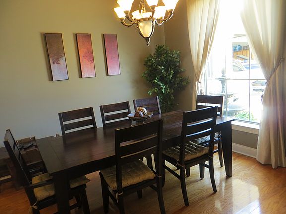 2nd image of 506 Cypress Cv