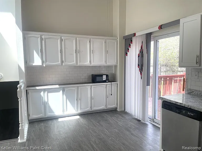 15570 Mount Vernon St — Photo 3