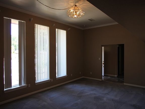 5th image of 3007 La Jolla Ln