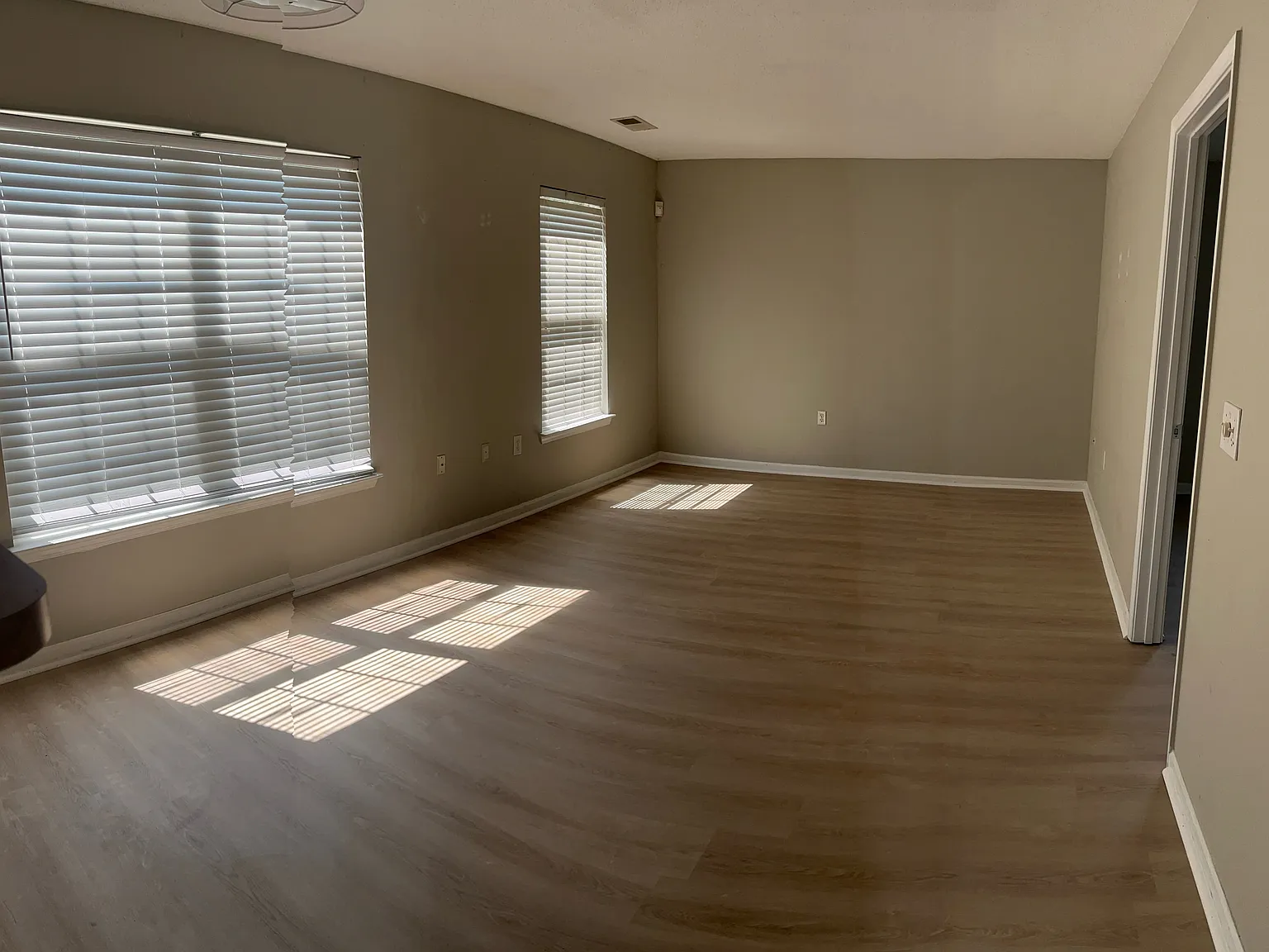 1920 Crest Hollow Dr — Photo 4