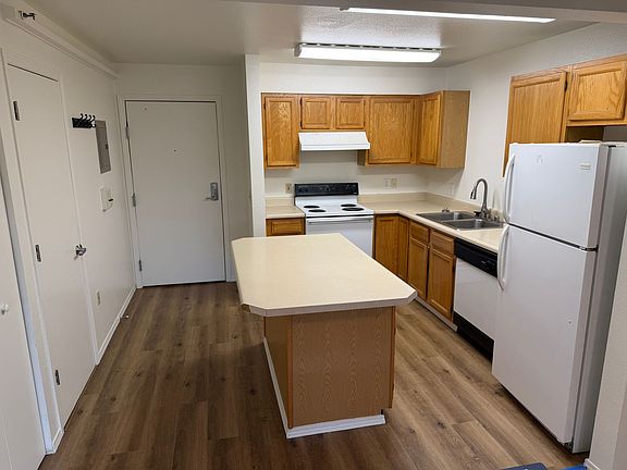 2nd image of 315 Barrow St #215