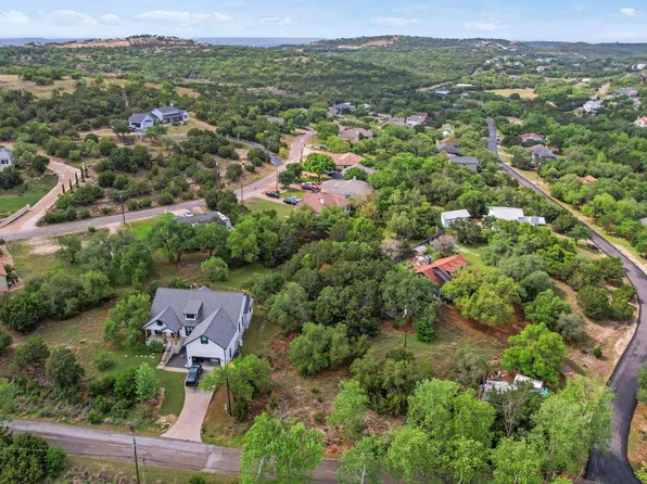 416 Dunkeld Dr, Spicewood, TX 78669
