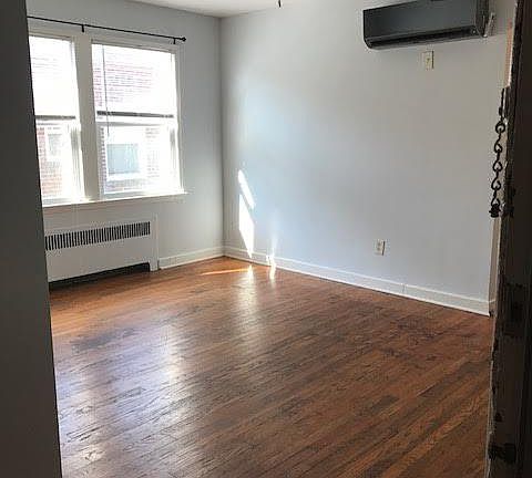 2nd image of 716 N Monroe St APT 5