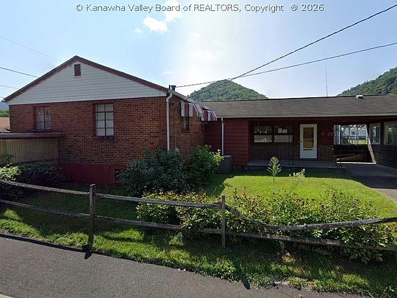3rd image of 128 Willow St