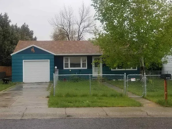 1302 Clark St, Thermopolis, WY 82443
