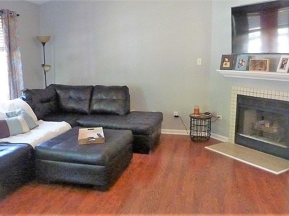 2nd image of 428 Fox Harbour Dr