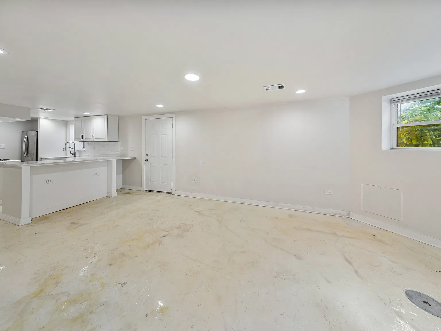 3 bed, 1000 sqft, $1,795 — Photo 4