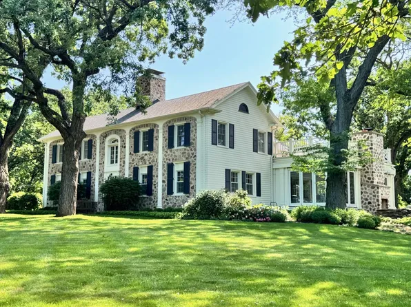 W336S9604 Red Brae DRIVE, Mukwonago, WI 53149