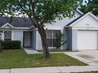 305 Regal Park Dr, Valrico, FL 33594