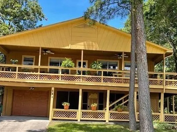 311 Harbor Dr, Onalaska, TX 77360