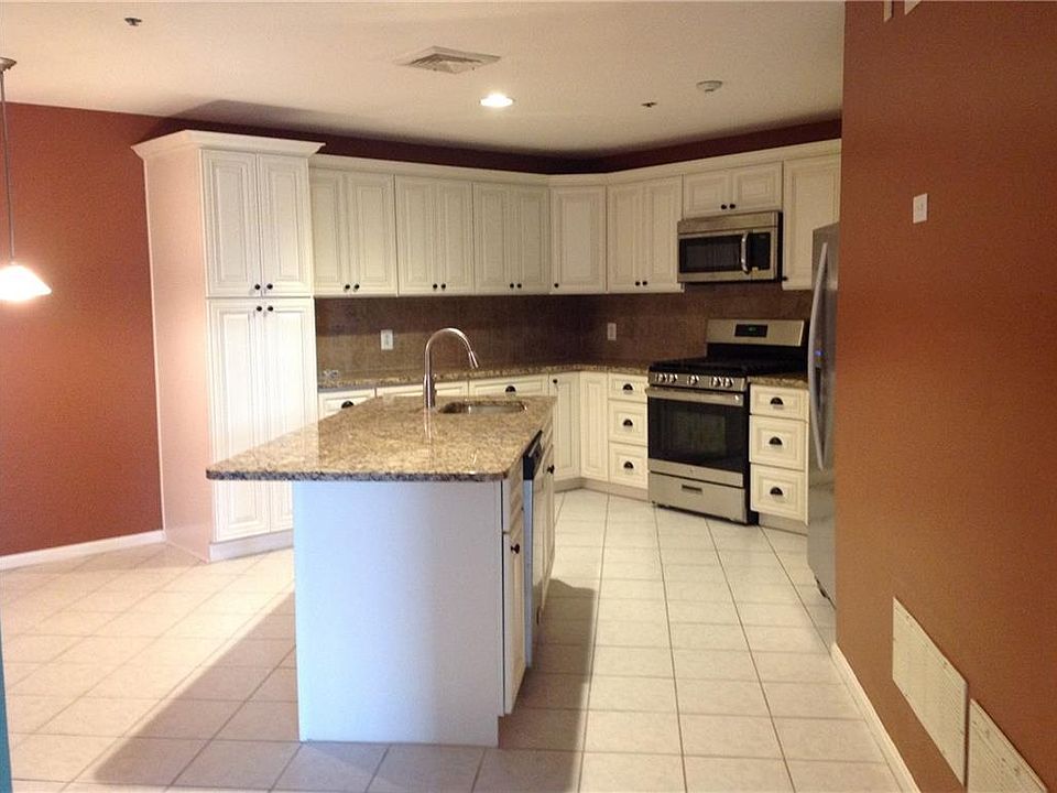 1st image of 2 School St Unit 530