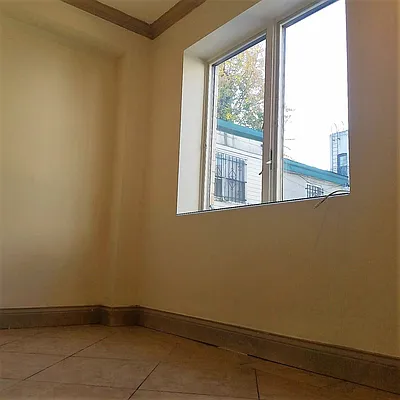 Rented by Real Team Brokerage | media 12