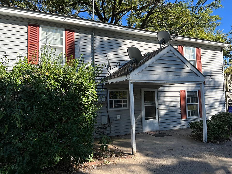 2nd image of 208 E Cedar St #C