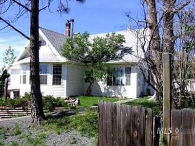 421 W Carlos St, Alturas, CA, 96101