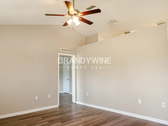 2564 Courtland Blvd — Photo 3