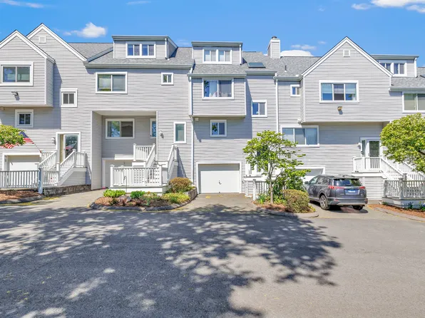 81 Country Place #81, Shelton, CT 06484
