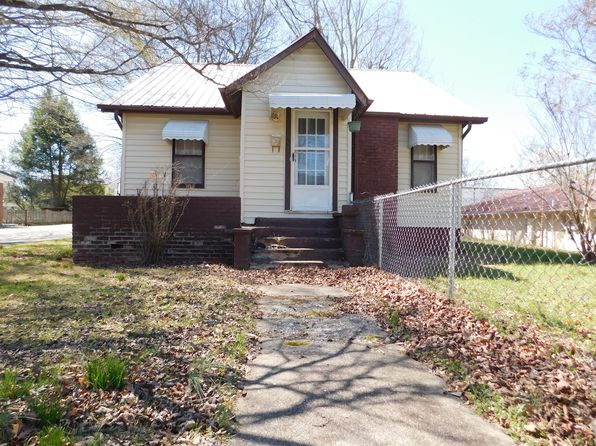 6 Douglas St