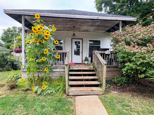 393 Arbor St E, Marcellus, MI 49067