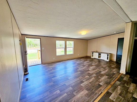 2nd image of 1032 Reeves Rd
