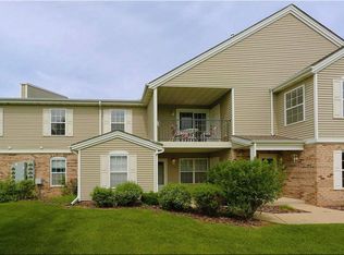 1050 Sunnyslope Dr, Racine, WI 53406