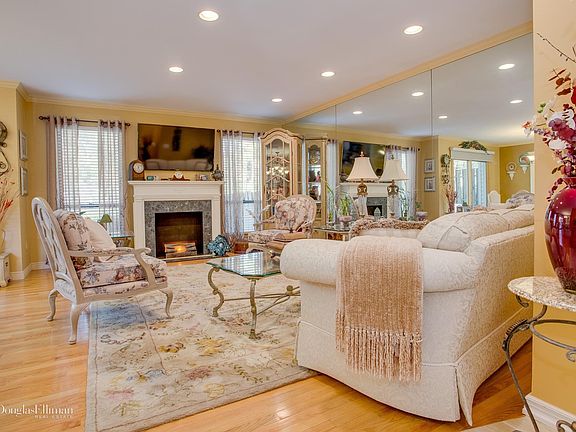 2nd image of 29 Villas Cir