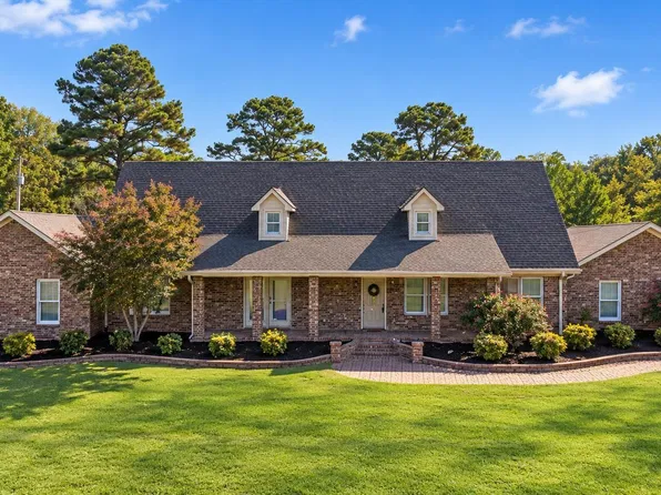 203 Pinehill Rd, Lonoke, AR 72086