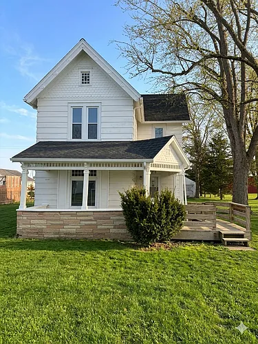276 E Chicago Blvd Photo 1
