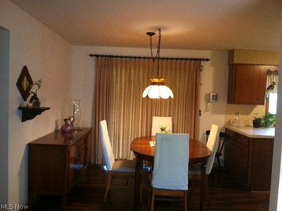 5th image of 1829 E Skyline Dr