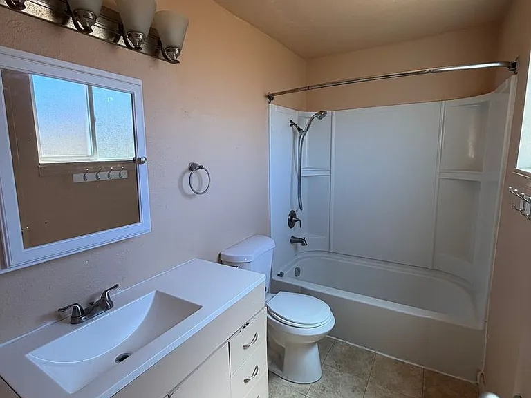 2124 Arthur St #19 — Photo 7