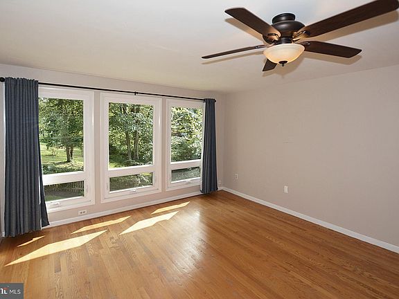 3rd image of 3807 Maryland St